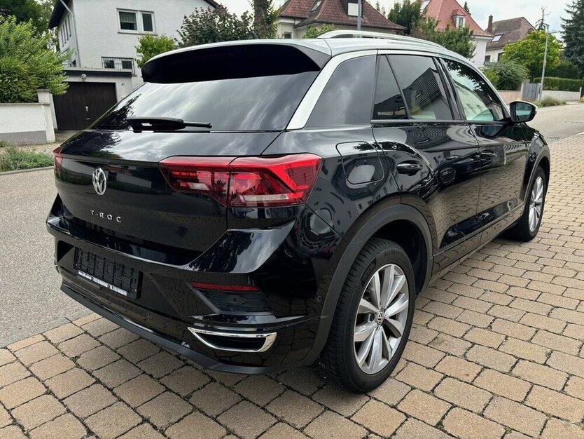 VW T-Roc 1.6 TDI R-Line Style 153.000 km 15.990 € Neckarsulm 74172
