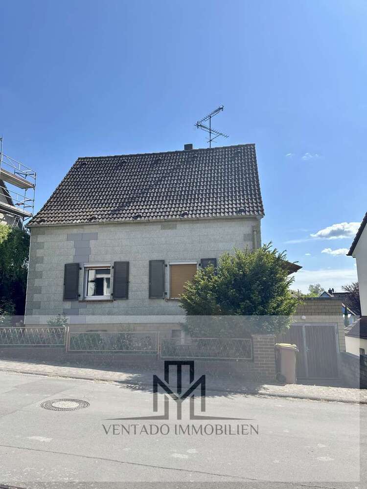 Haus zum Kaufen in Bad Nauheim Schwalheim 249.000 € 160.32 m²