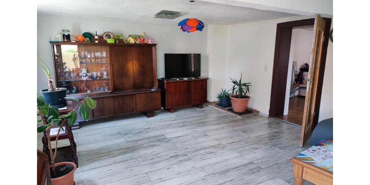 Etagenwohnung Nordhausen - 1 Zimmer, 100 m&sup2;, 500&euro; | Angebot:26272025