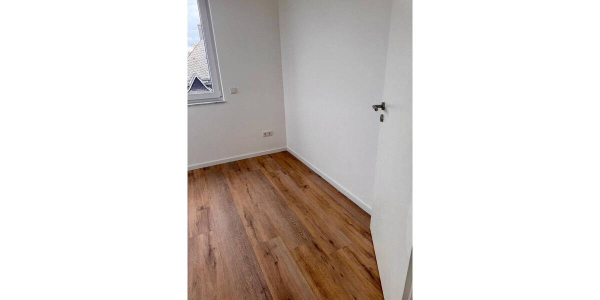 Etagenwohnung Offenbach am Main Hafen - 3 Zimmer, 82 m&sup2;, 1.350&euro; | Angebot:26450612