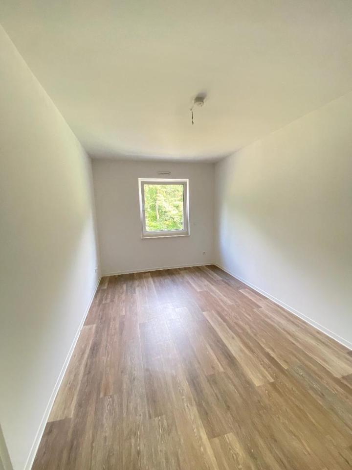 Doppelhaushälfte, DHH 4-Zimmer, 108 qm, EBK, Kamin, großer Garten