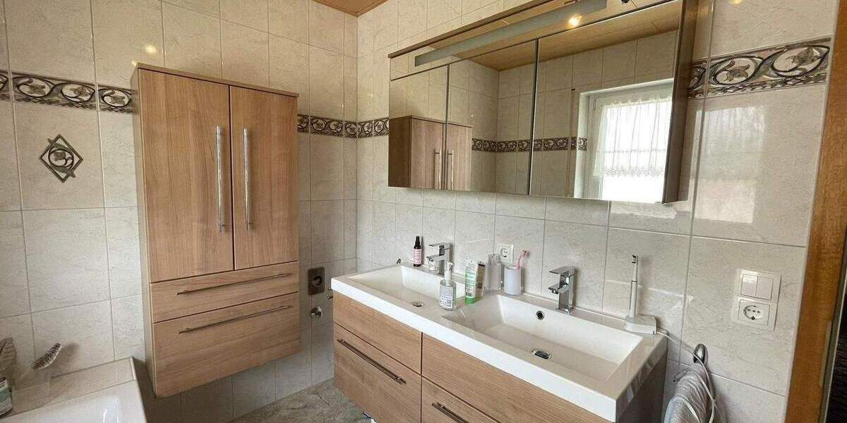 Etagenwohnung Rietheim-Weilheim Rietheim - 4 Zimmer, 107 m&sup2;, 230.000&euro; | Angebot:26512875