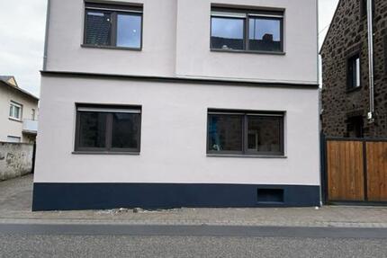 Haus Nickenich - 5 Zimmer, 167 m&sup2;, 380.000&euro; | Angebot:26358263