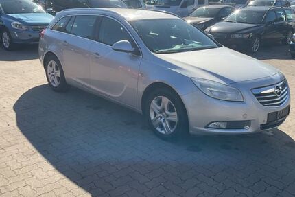 Opel Insignia 182.000 km 3.999 &euro; Hamburg 21107