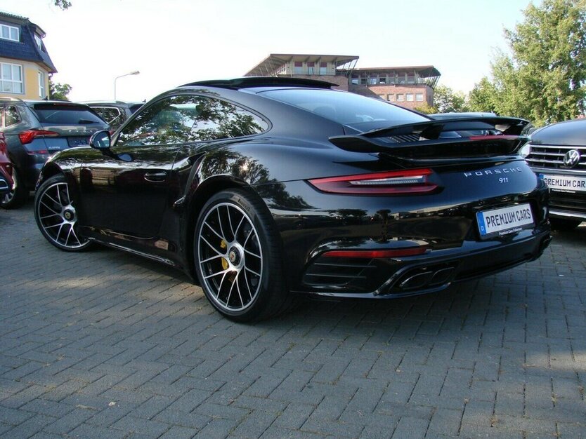 911 Turbo S Coupé Aero-Kit Burmester ACC Lift