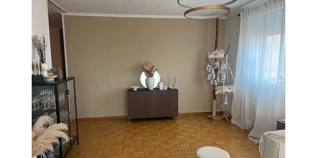 Etagenwohnung Preetz - 4 Zimmer, 96 m&sup2;, 1.300&euro; | Angebot:25381381