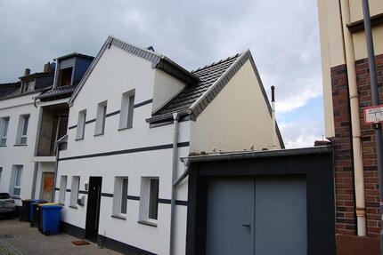 Schmuckstück. Einfamilienhaus mit ELW. Beste Lage in Kerpen-Mitte