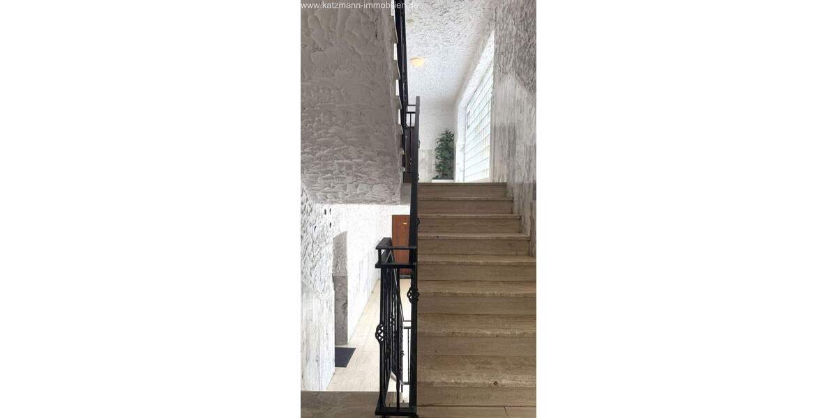 Charmante 3-Zimmer-Eigentumswohnung mit großem Balkon zu verkaufen 3 zimmer