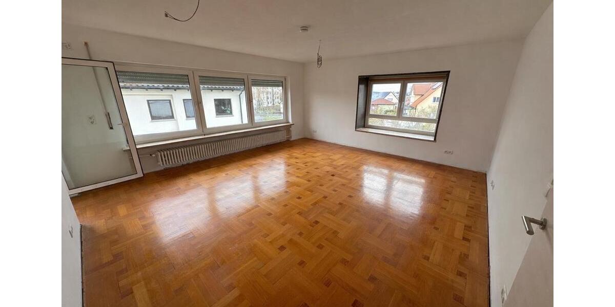 Etagenwohnung Adelsdorf - 4 Zimmer, 103 m&sup2;, 1.650&euro; | Angebot:26394262
