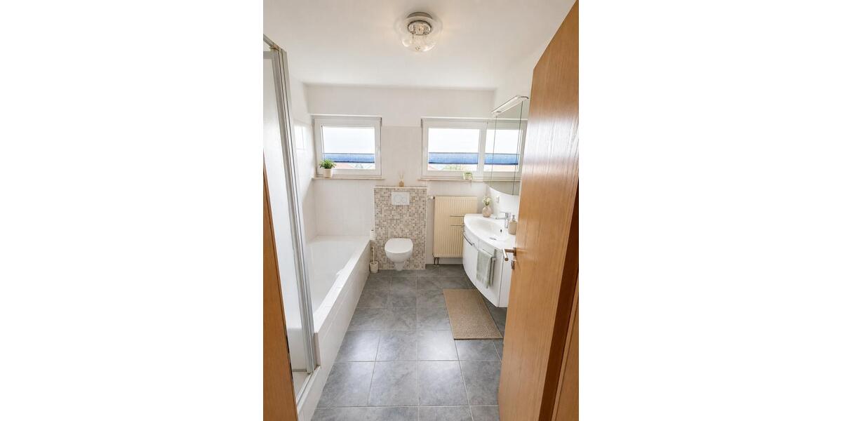 Doppelhaushälfte Bad Hersfeld - 6 Zimmer, 164 m&sup2;, 412.000&euro; | Angebot:26824448