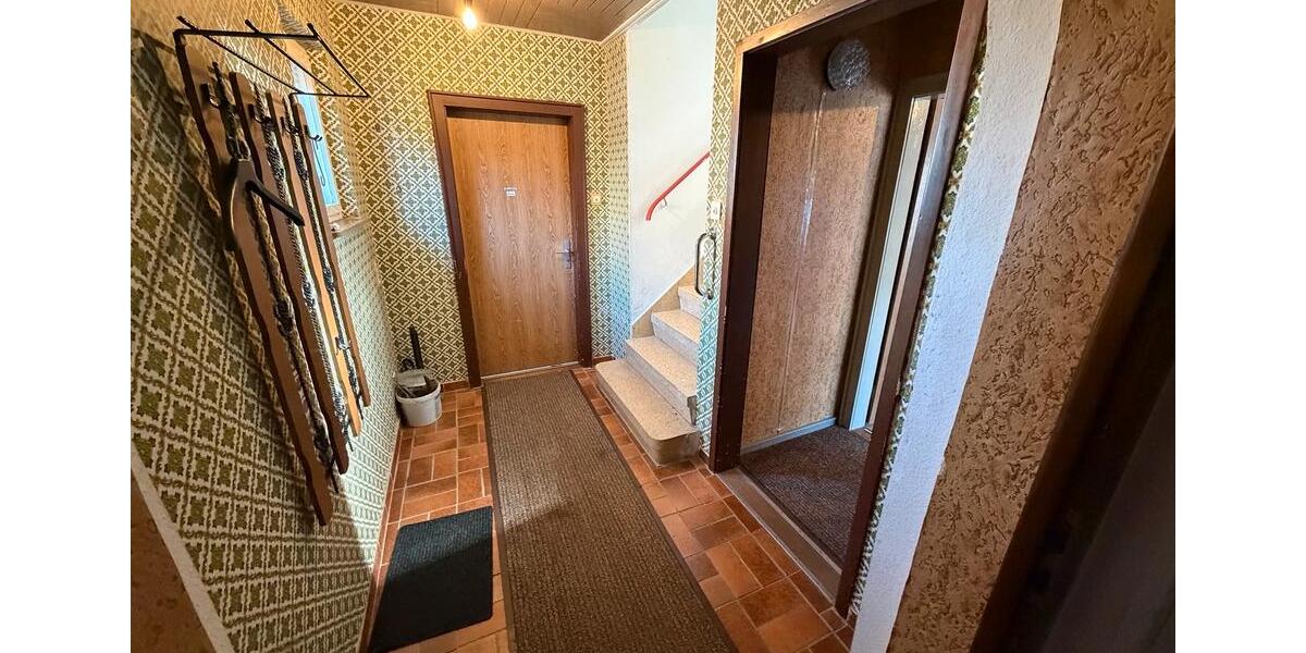 Einfamilienhaus Marktredwitz - 7 Zimmer, 132 m&sup2;, 105.000&euro; | Angebot:27137157