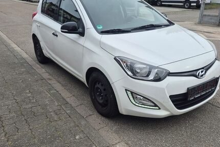 Hyundai i20 152.000 km 2.800 &euro; Eggenstein Leopoldshafen 76344