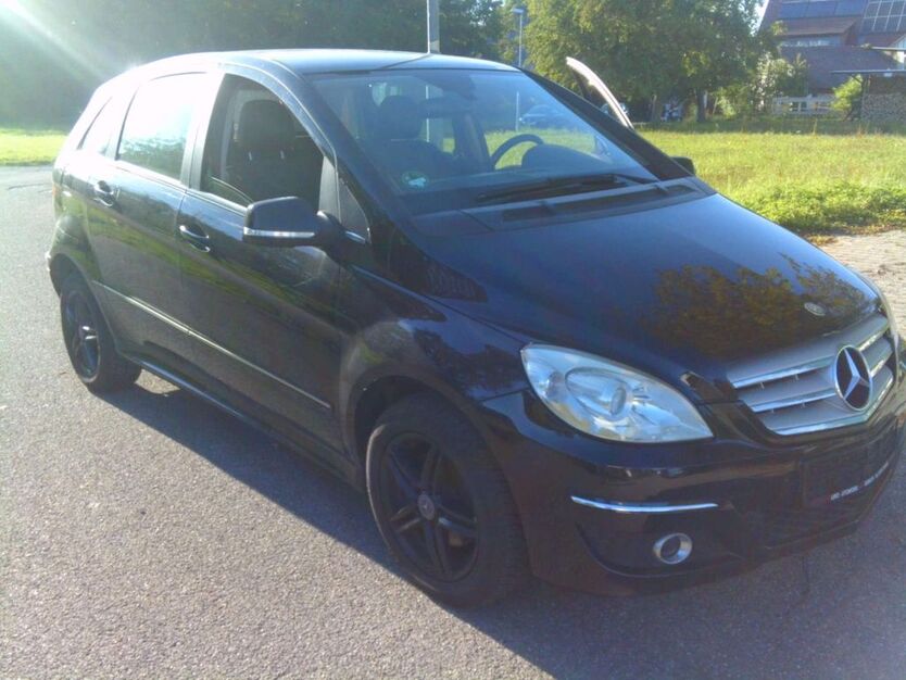 Mercedes-Benz B 180 218.000 km 3.500 € Langenbrettach 74243