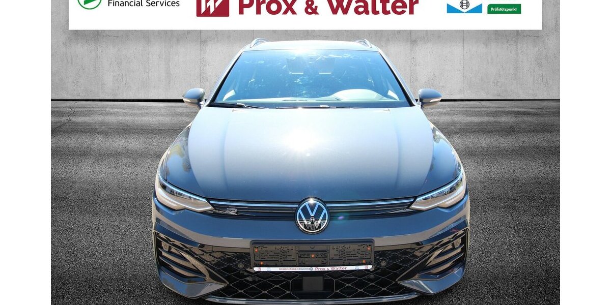 VW Golf VIII Variant 1.5 TSI R-Line LED+KAMERA+ACC 38.673 km 26.900 &euro; Hagenow 19230