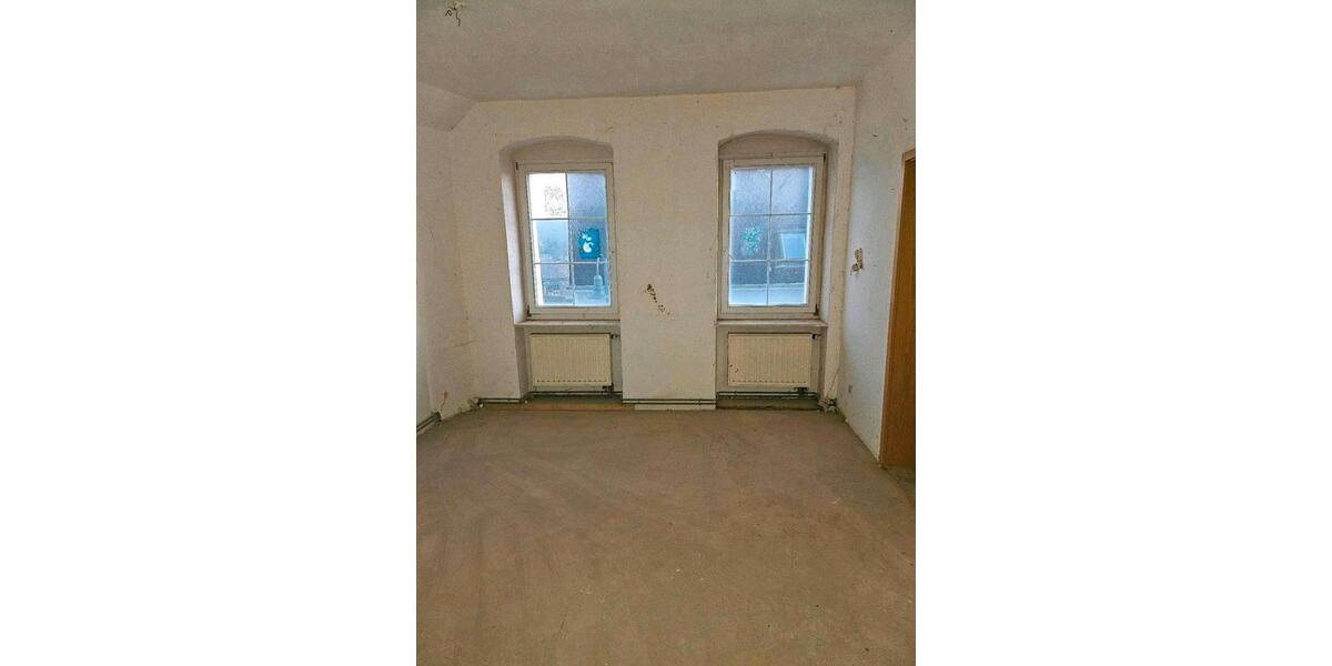 Mehrfamilienhaus, Wohnhaus Roßwein - 8 Zimmer, 140 m&sup2;, 689&euro; | Angebot:26550727