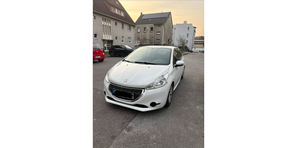 Peugeot 208 111.000 km 2.999 &euro; Gevelsberg 58285