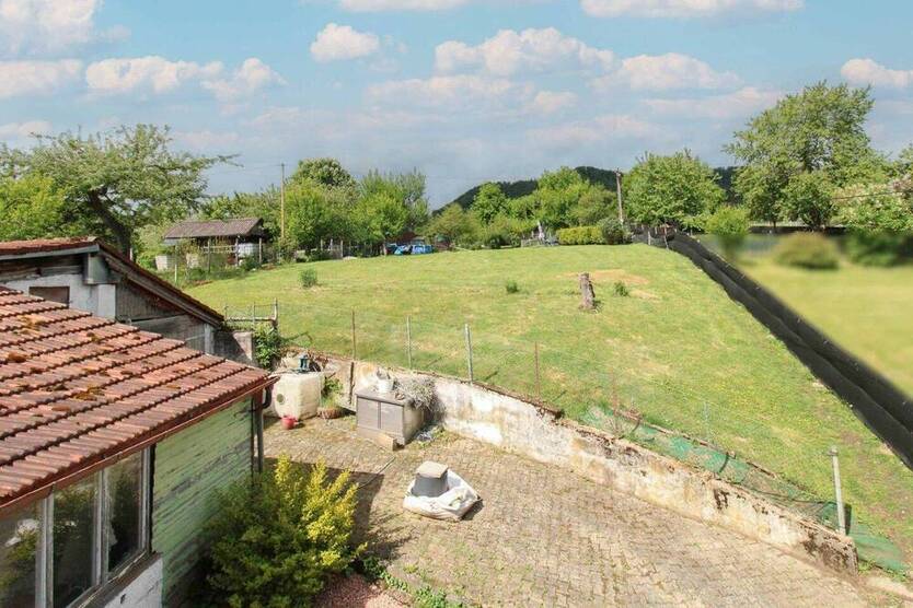 MFH mit 1 Einheit und Wertsteigerungspotenzial in Feldrandlage zur flexiblen Nutzung