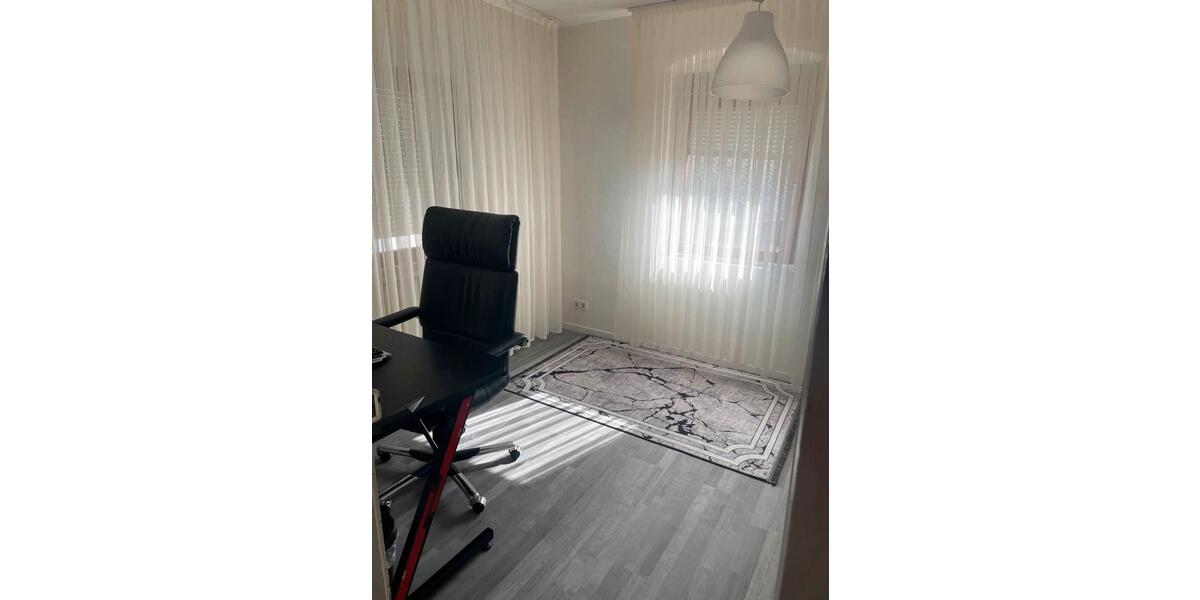 Einfamilienhaus Aßlar - 5 Zimmer, 130 m&sup2;, 1.100&euro; | Angebot:25496752