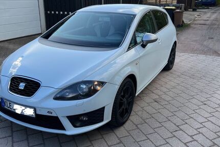 Seat Leon 132.470 km 5.800 &euro; Kevelaer 47623