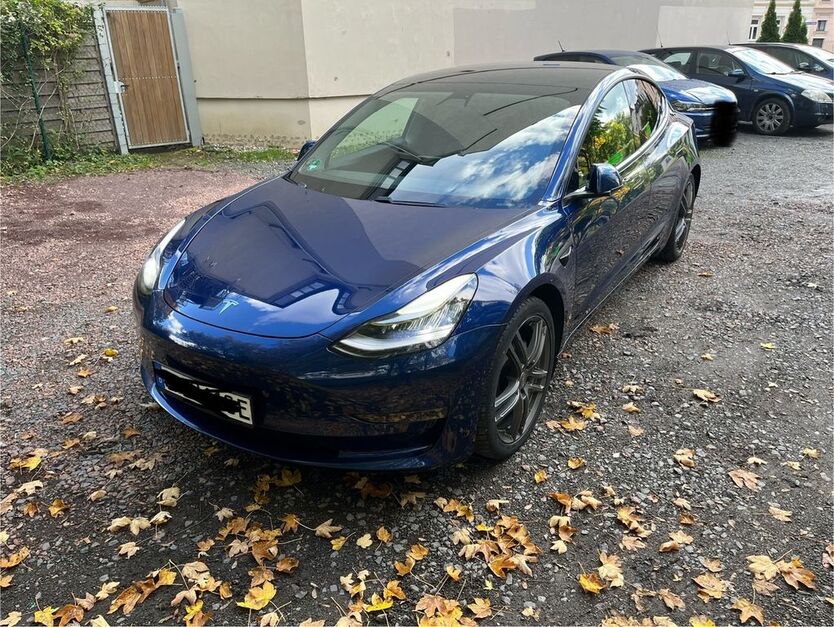 Tesla Model 3 64.000 km 27.000 € Leipzig 04155