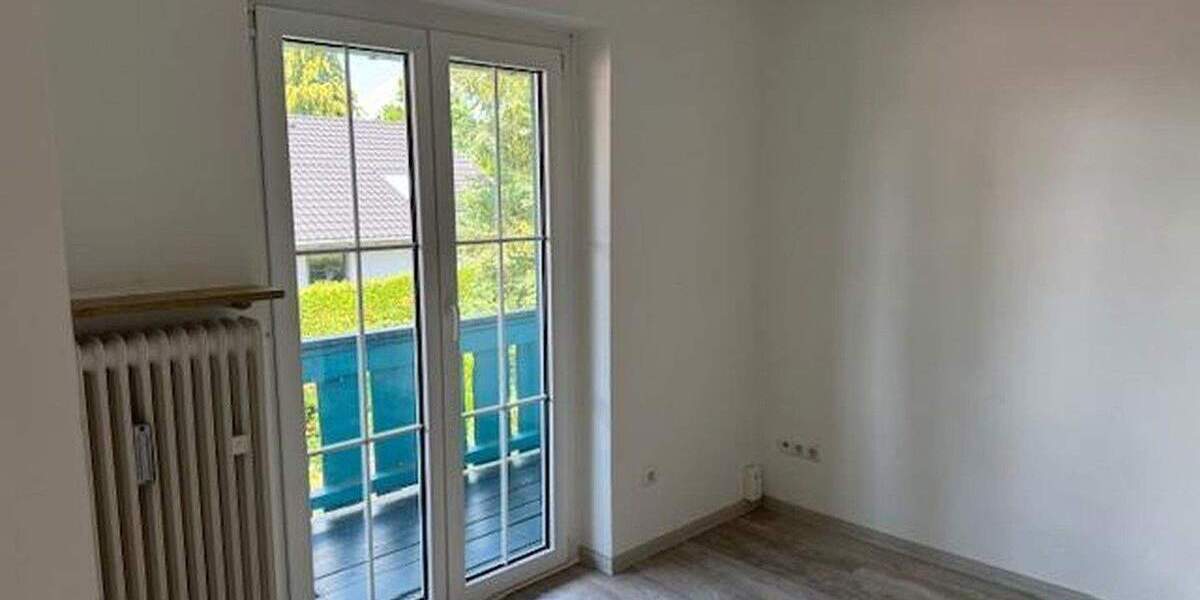 Ruhige 5 Zi-Whg. in Berg mit Balkon, renoviert 5 zimmer