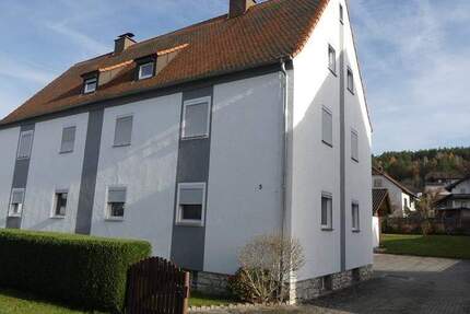 Charmantes Mehrfamilienhaus mit großem Grundstück und Entwicklungspotenzial in AuerbachOberpfalz 1 zimmer