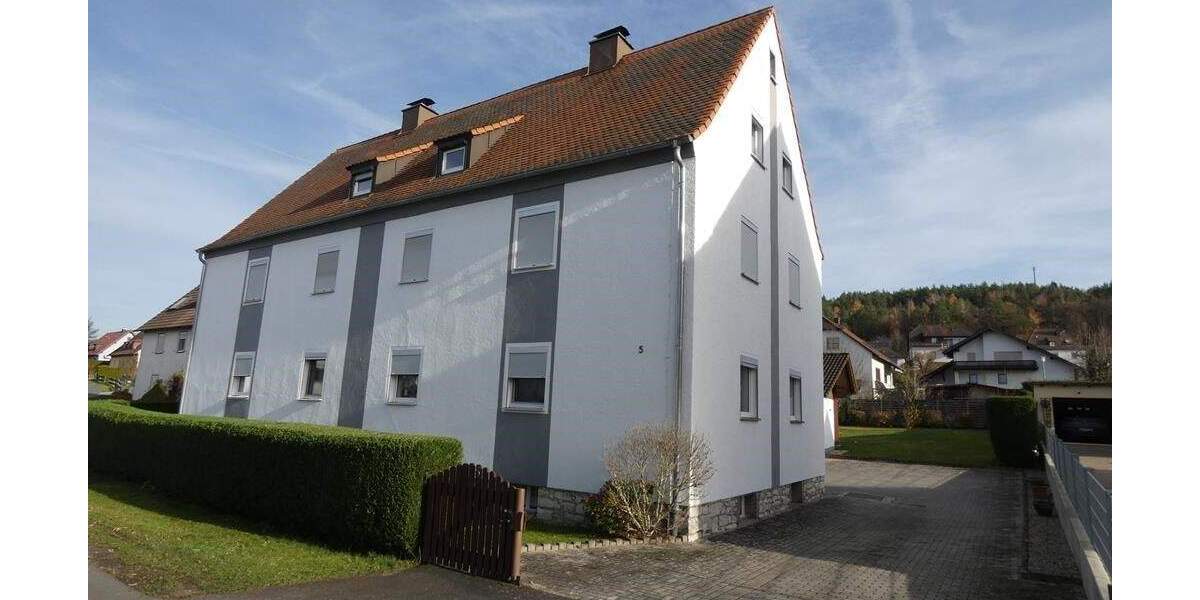 Charmantes Mehrfamilienhaus mit großem Grundstück und Entwicklungspotenzial in AuerbachOberpfalz 1 zimmer