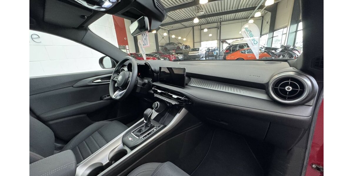 Alfa Romeo Tonale 1.6 VGT-D Sprint ACC Sitzheizung 9.800 km 22.490 &euro; Lich 35423
