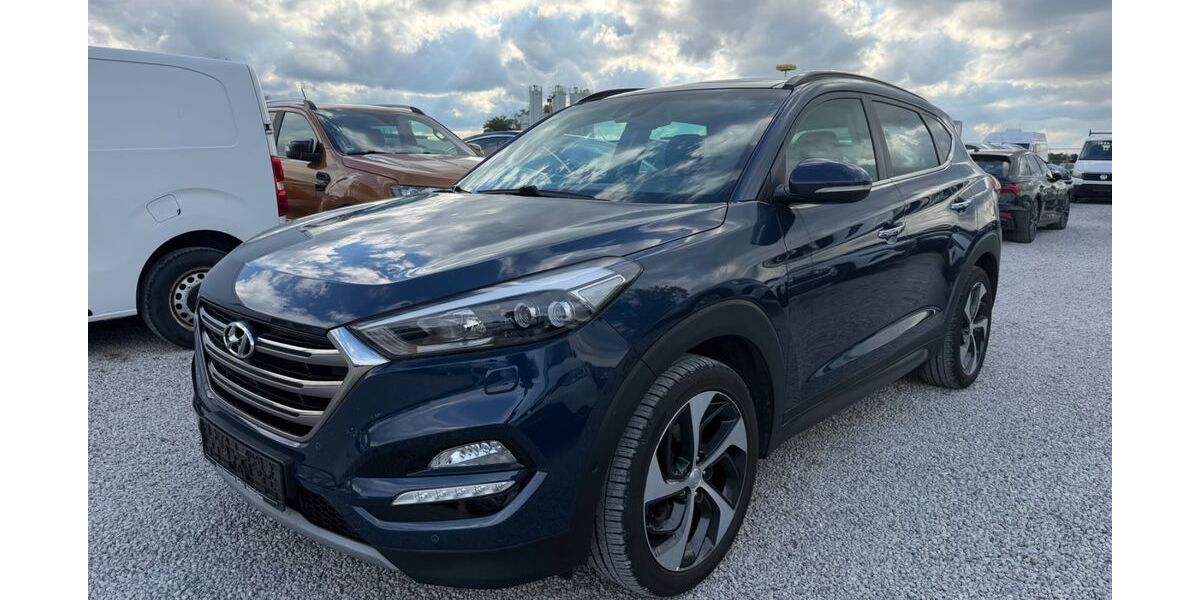 Hyundai TUCSON 229.000 km 11.880 &euro; München 81829