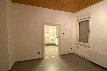 2 Raumwohnung mit offener Küche 40 qm Warmmiete 350€ 2 zimmer