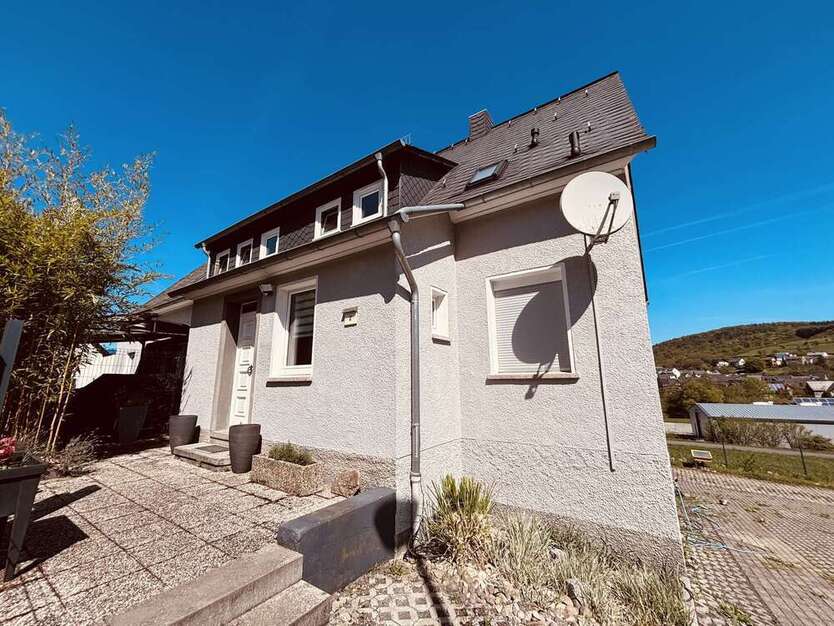 Haus zum Kaufen in Mittenaar 389.000 € 239 m²