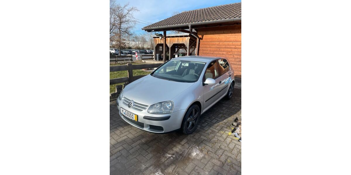 VW Golf 106.000 km 3.750 &euro; Höhenkirchen-Siegertsbrunn 85635