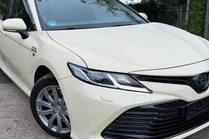 Toyota Camry 323.567 km 13.490 &euro; Berlin 13088