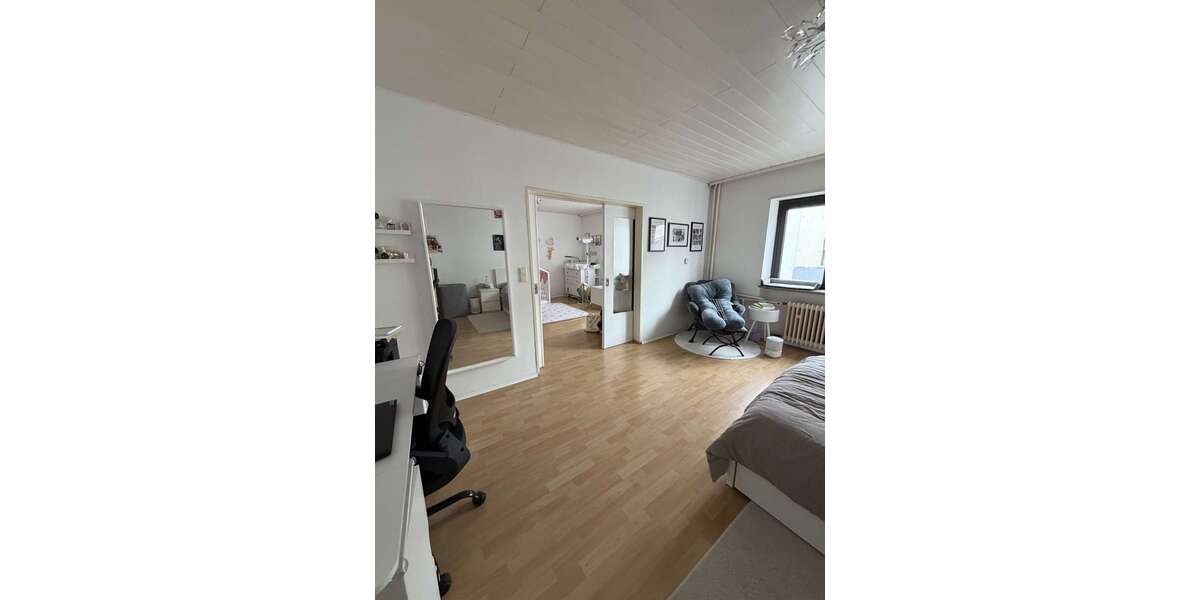 Etagenwohnung Ludwigshafen Mundenheim - 4 Zimmer, 118 m&sup2;, 990&euro; | Angebot:25931395