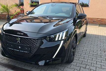 Peugeot 208 34.880 km 18.790 &euro; Dresden OT Pappritz 01328