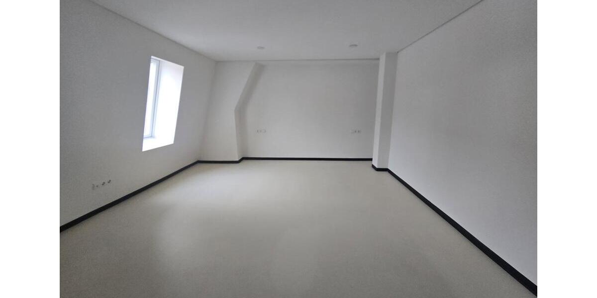 Dachgeschoßwohnung Albstadt Gemarkung Onstmettingen - 3 Zimmer, 100 m&sup2;, 880&euro; | Angebot:24679284