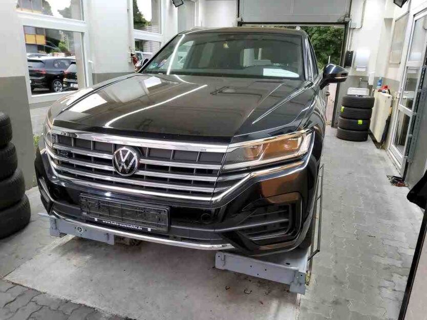 VW Touareg 38.899 km 47.450 € Eltville 65343