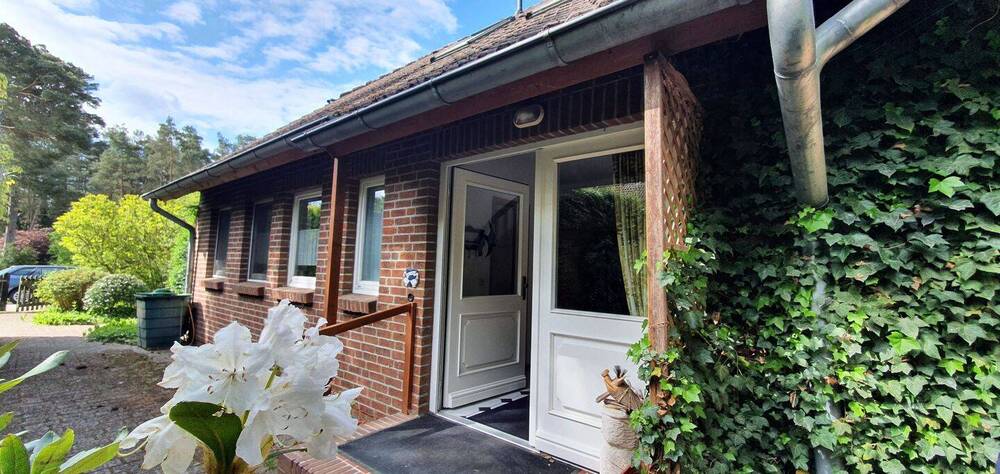 Sehr gepflegt und geräumig in ruhiger, bevorzugter Lage * 2 Küchen, 2 Bäder, Carport, Terrasse, Balkon, 2 Gartenteiche - Mehrfamilienhaus, Wohnhaus Gorleben | Angebot:19096233