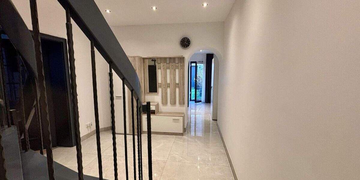 Reihenmittelhaus Krefeld Hüls - 4 Zimmer, 136 m&sup2;, 486.000&euro; | Angebot:25142664