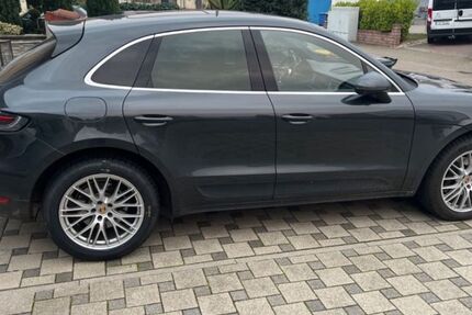 Porsche Macan 90.500 km 47.300 &euro; Ludwigshafen 67071
