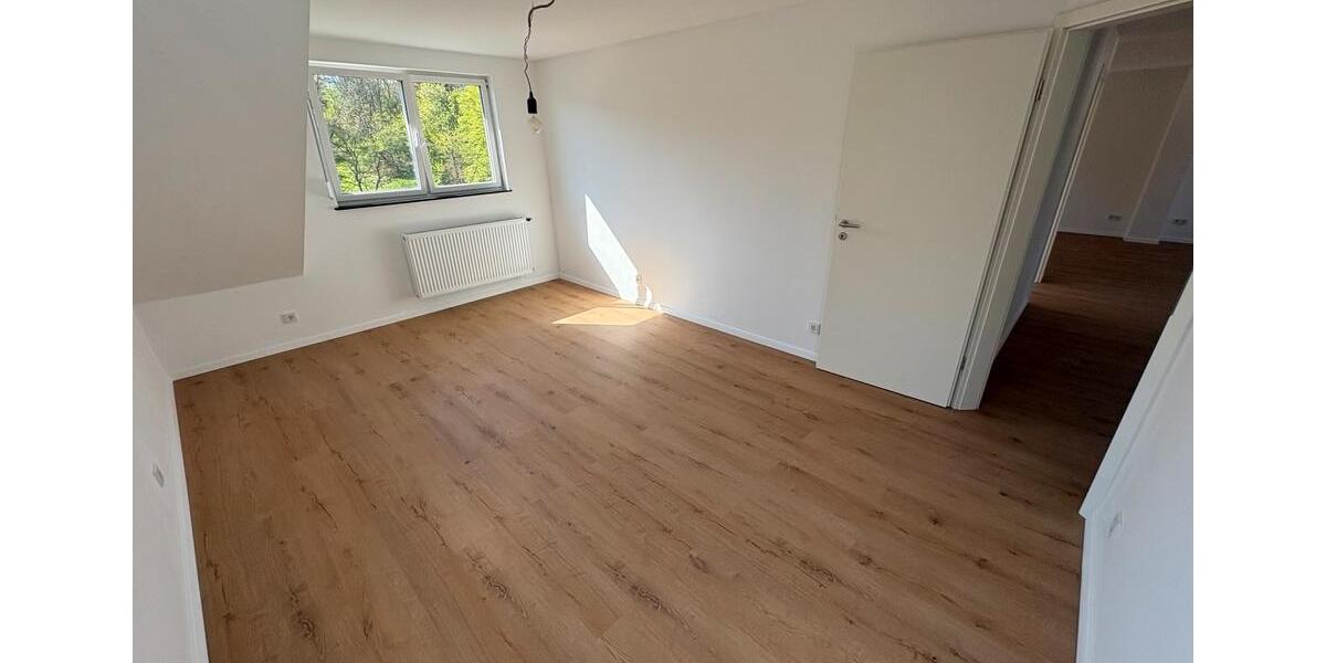 Etagenwohnung Saarlouis - 2 Zimmer, 95 m&sup2;, 900&euro; | Angebot:26393233