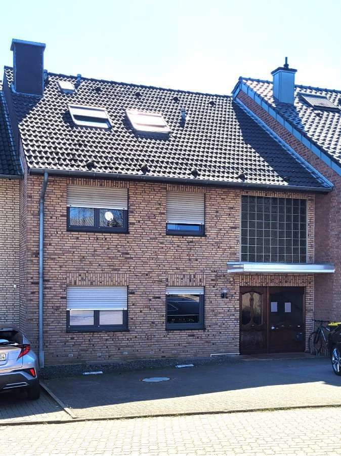 Haus zum Kaufen in Dormagen 849.000 € 300 m²