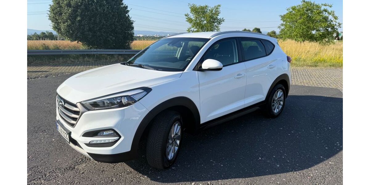 Hyundai TUCSON 179.000 km 10.500 &euro; Ober-Olm 55270