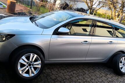Peugeot 308 129.300 km 7.000 &euro; Schwalbach 66773