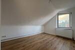 Sanierte 2-Zimmer-Dachgeschosswohnung mit neuem Bad in Ensheim - Etagenwohnung Saarbrücken-Halberg Ensheim | Angebot:26774939