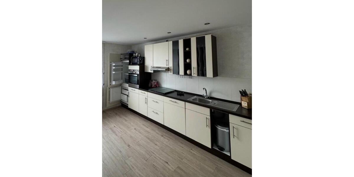 Einfamilienhaus Lebach - 9 Zimmer, 335 m&sup2;, 374.900&euro; | Angebot:26884831