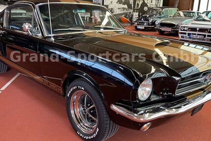 Ford Mustang 53.701 km 59.900 € Hamburg 22303