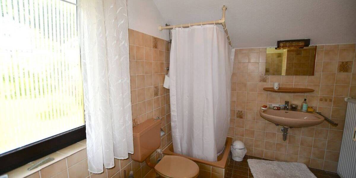 Einfamilienhaus Bad König - 7 Zimmer, 175 m&sup2;, 439.000&euro; | Angebot:26886865