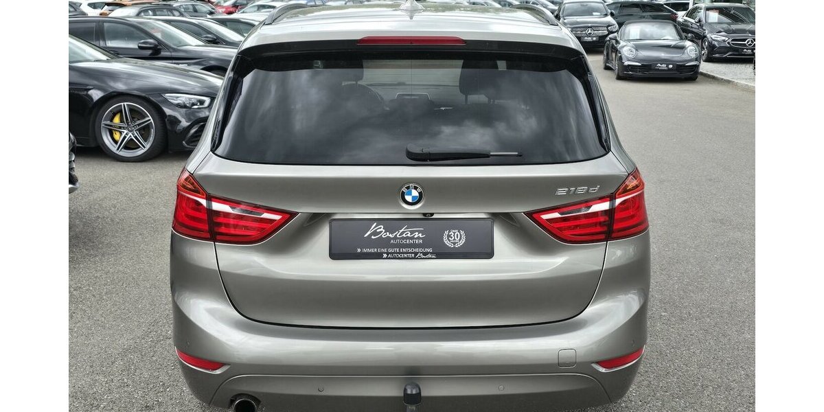 BMW 218 Active Tourer d ADVANTAGE/7-SITZER/AHK/KLIMA 179.900 km 11.900 &euro; Villingen-Schwenningen 78054