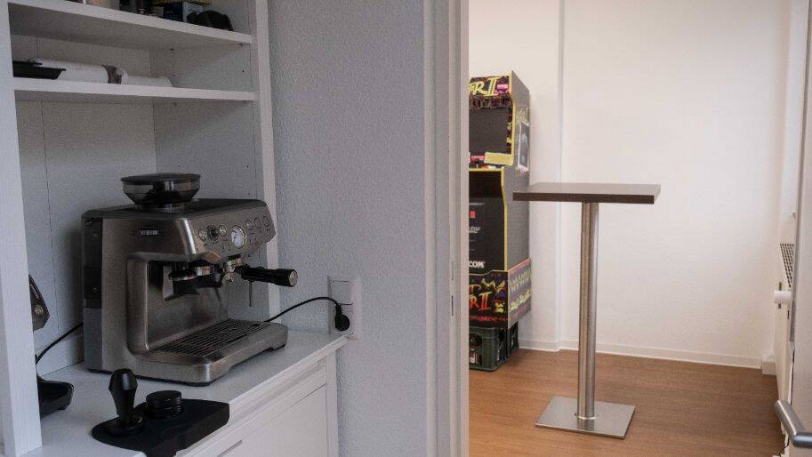Renovierter Büroraum zur Untervermietung mit Gemeinschaftsflächen - All-in-Miete
